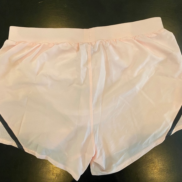 🎉Under Armour Light Pink Athletic Shorts w/ Liner, Drawstring, Size S, NWOT - Picture 2 of 4